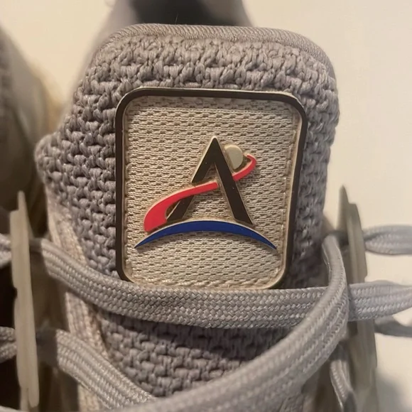 Adidas x Nasa Continental Ultraboost - Picture 3 of 9